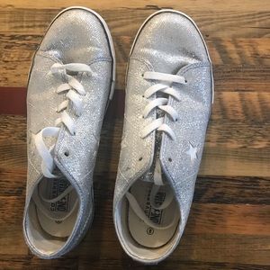 Converse One Star Silver Shoes. 9